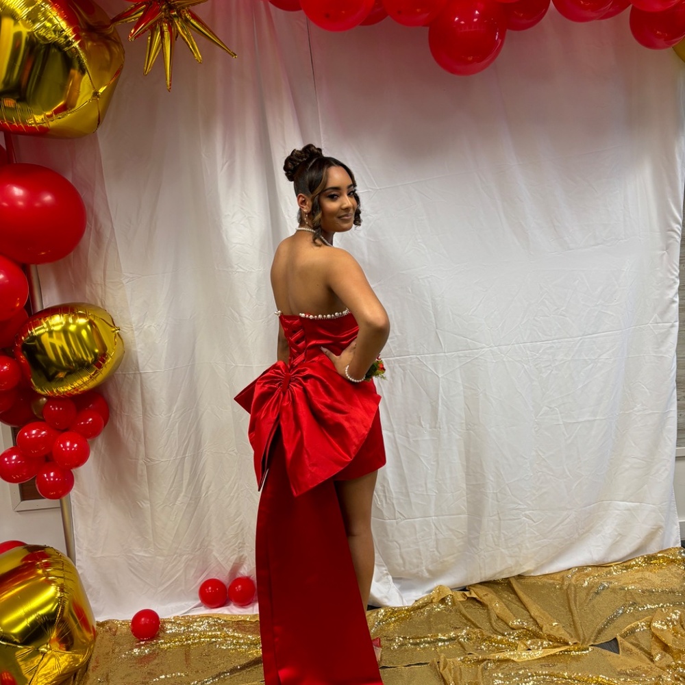 Prom - Picture 2 of 2